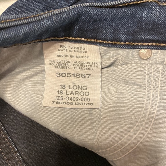 Lee Relaxed Fit Jeans - Picture 3 of 3